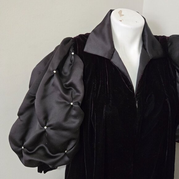 Sz S Late 70s-80s Vintage David Brown for Saks Black Velvet Zipup Gown/Maxi Coat - Picture 3 of 14